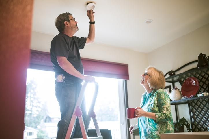 Independent Living vs. Independent Living with Assistance: What’s the Difference?